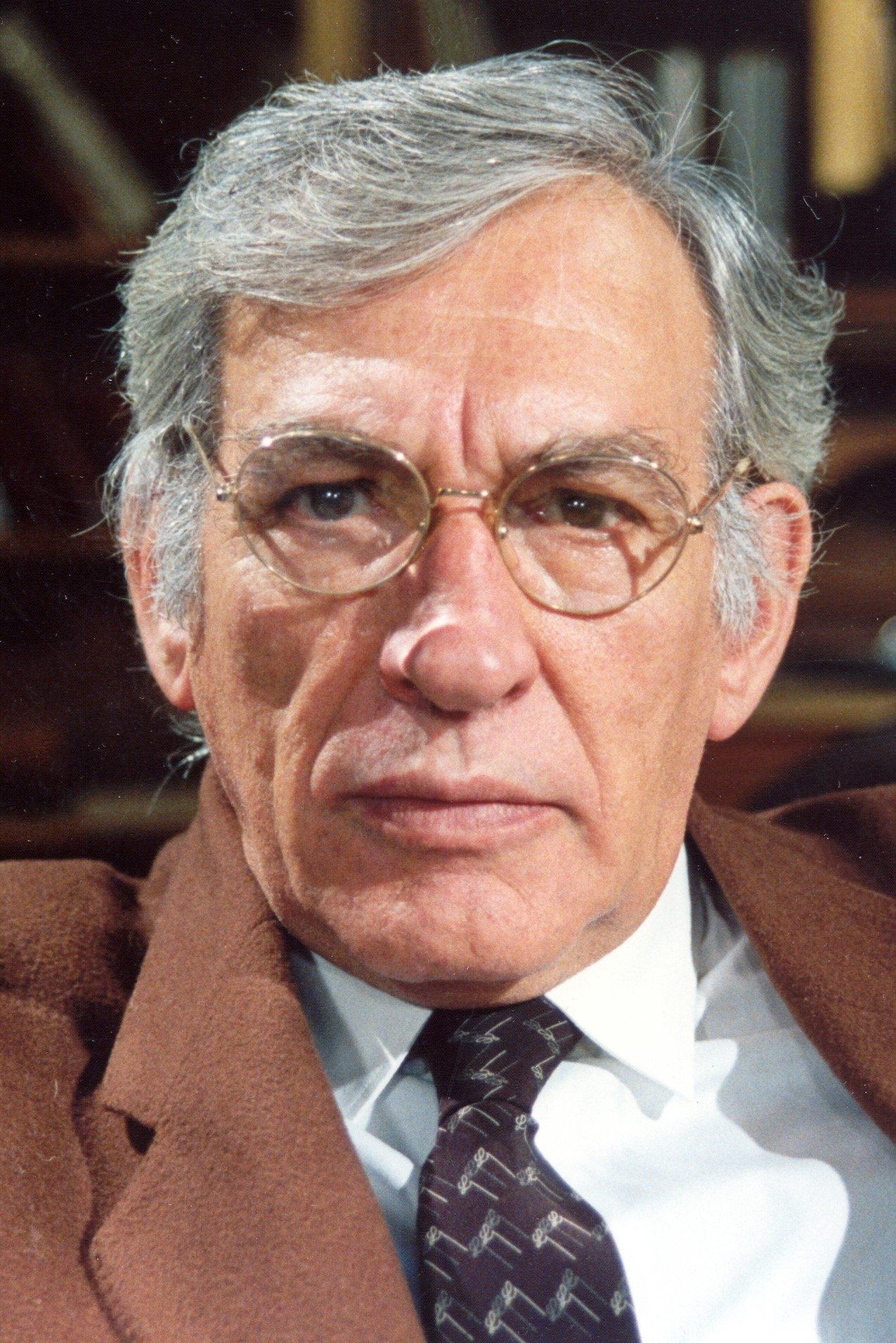 Miguel Narros backdrop