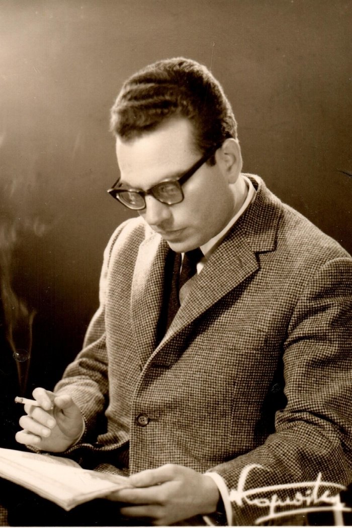 Errikos Thalassinos backdrop