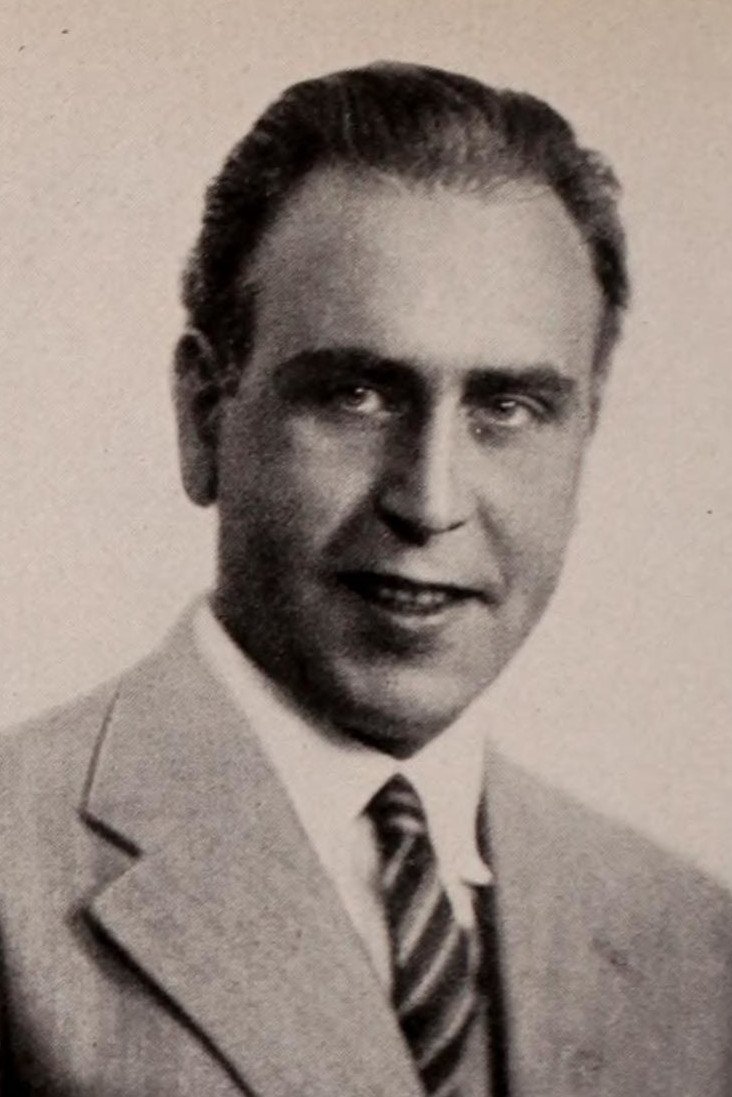 Mathieu Ahlersmeyer backdrop