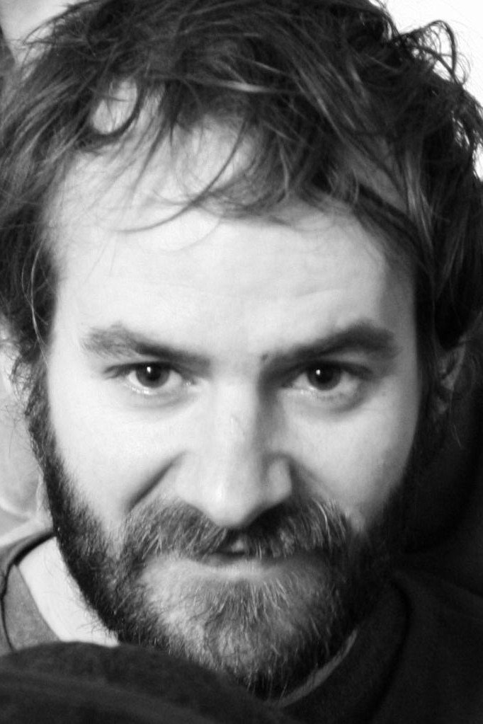 Léo Marchand backdrop