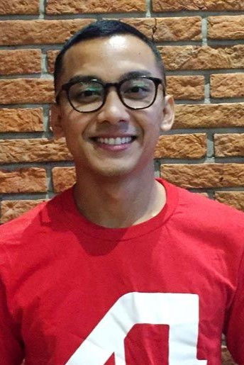 Trisa Triandesa backdrop