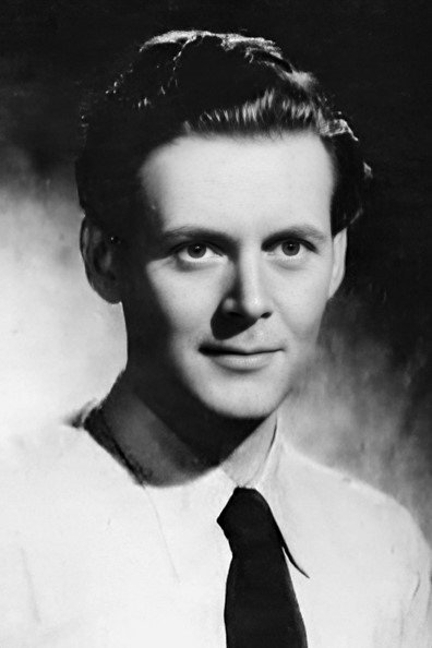 Emris Xhons backdrop