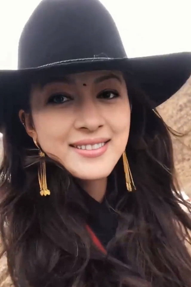 Yi-Chen Lin backdrop