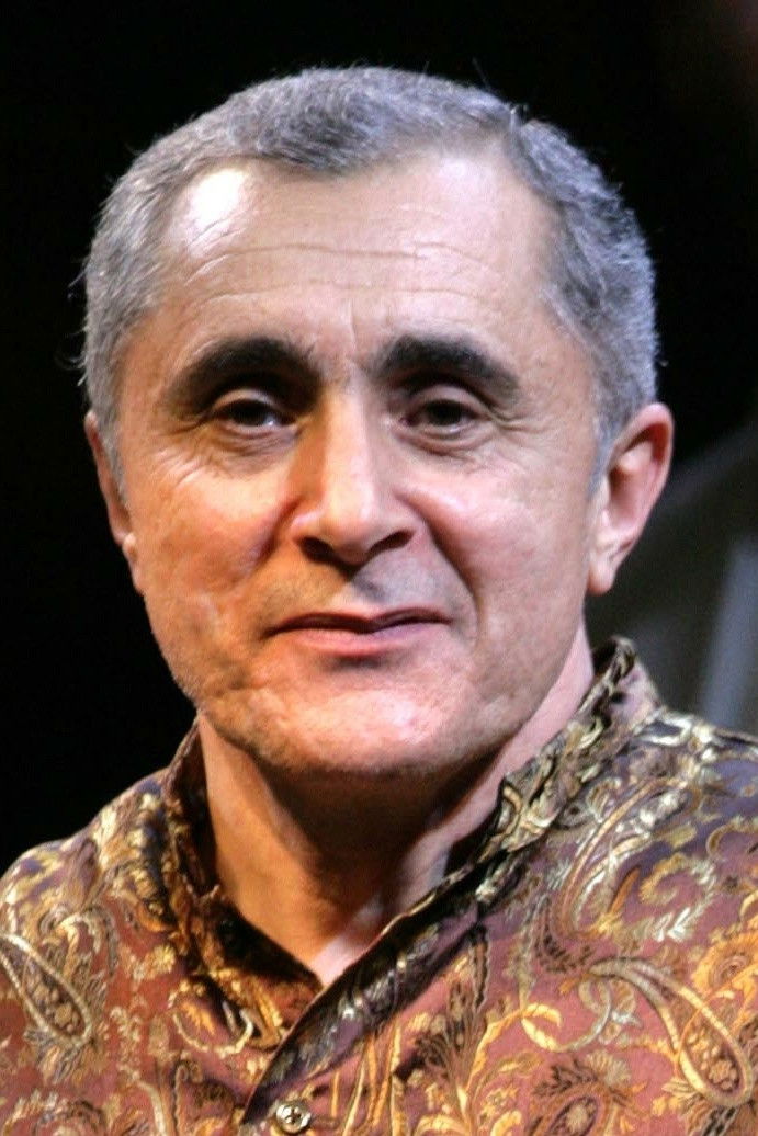 Alim Qasimov backdrop