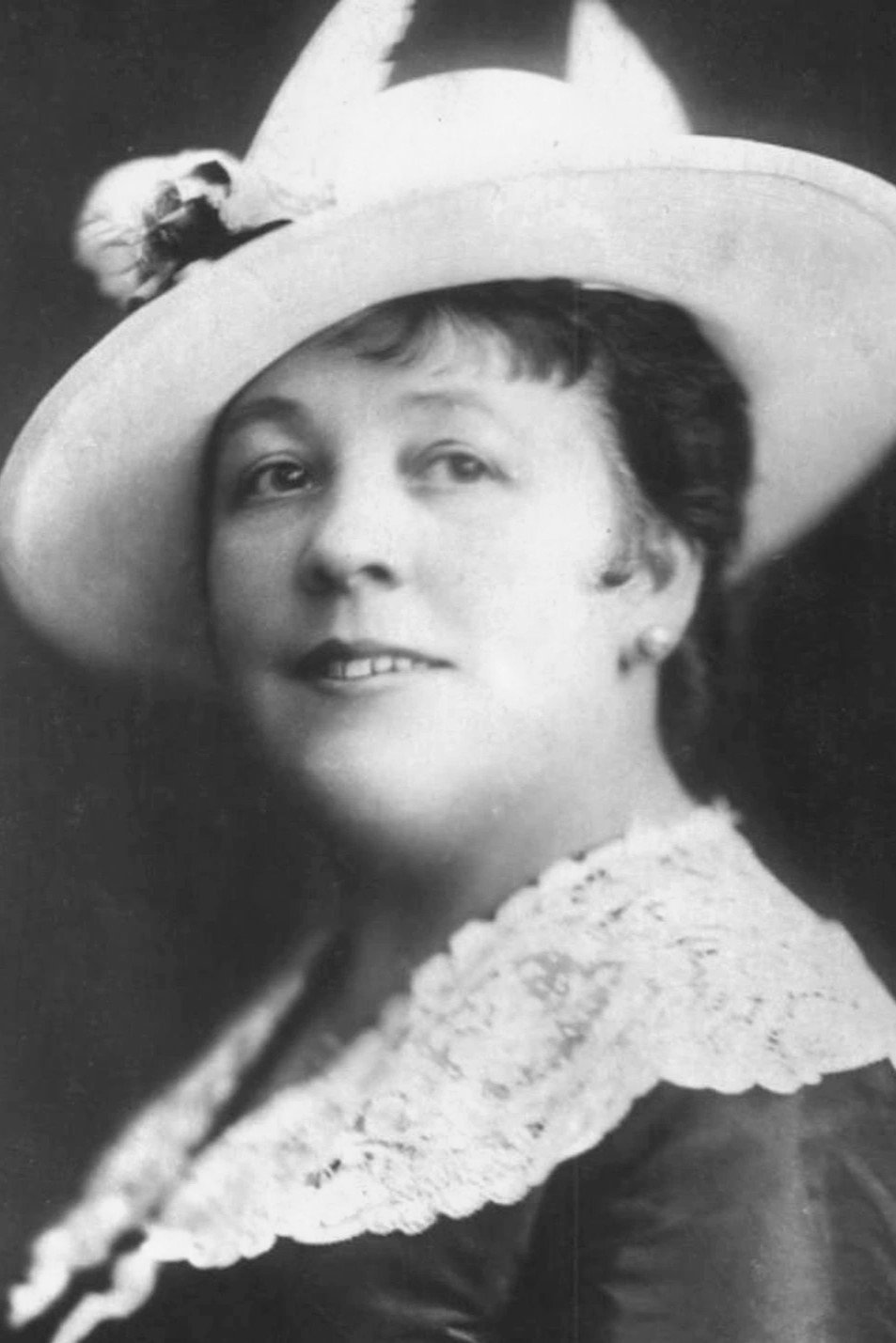 Anna Müller-Lincke backdrop