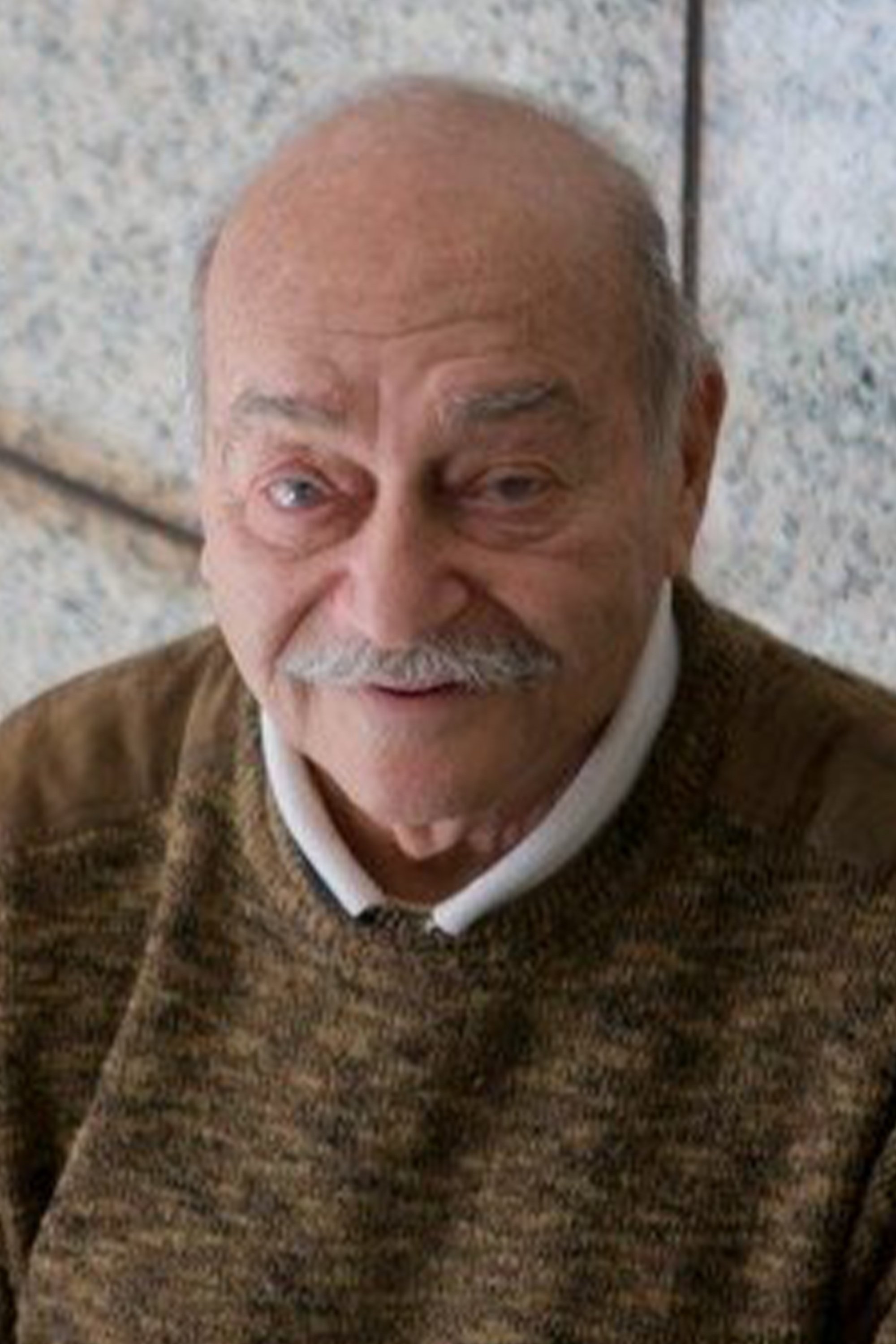 Aram Gülyüz backdrop