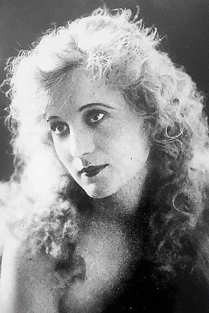 Louella Maxam backdrop