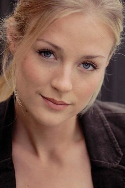 Chloe Snyder backdrop