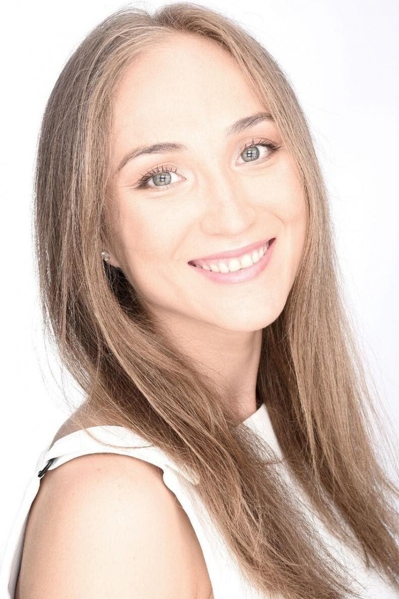 Ekaterina Shipulina backdrop