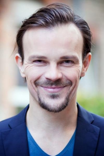 Robert Besta backdrop