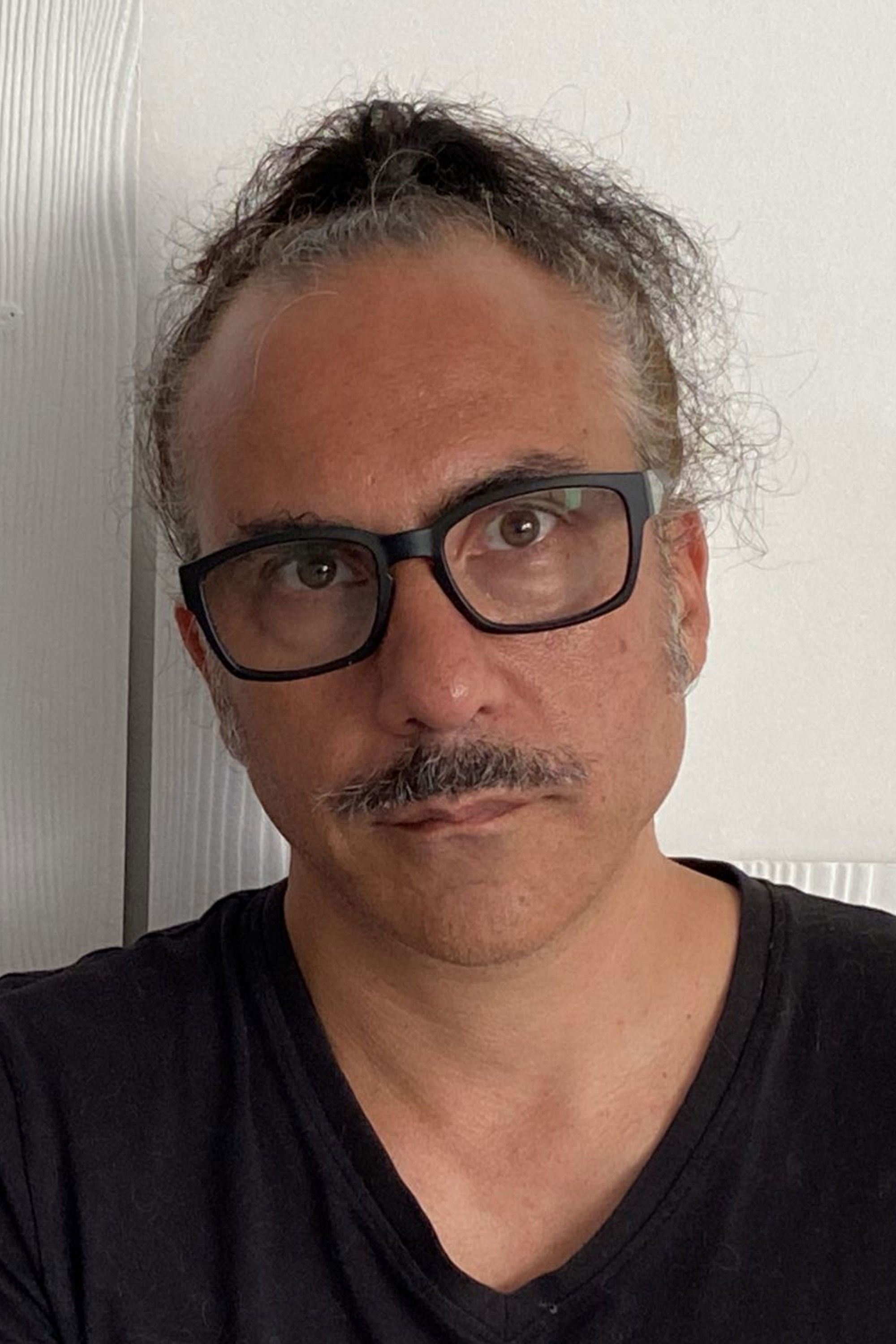 Ernesto Ardito backdrop