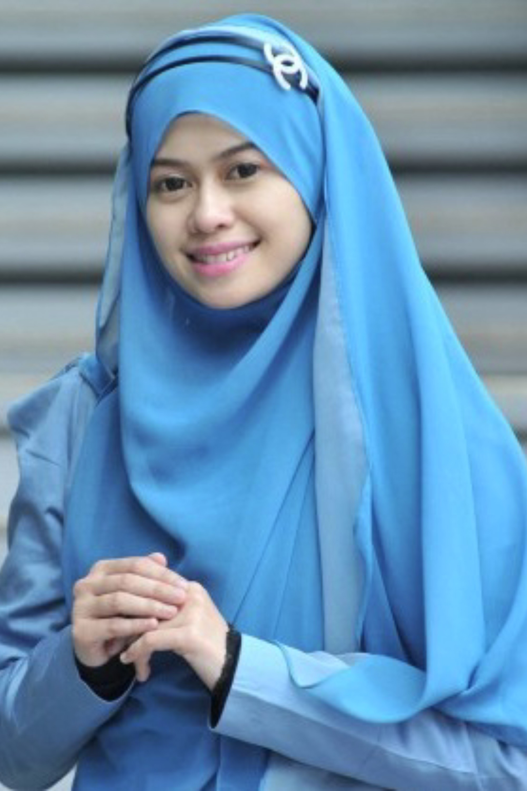 Heliza Helmi backdrop