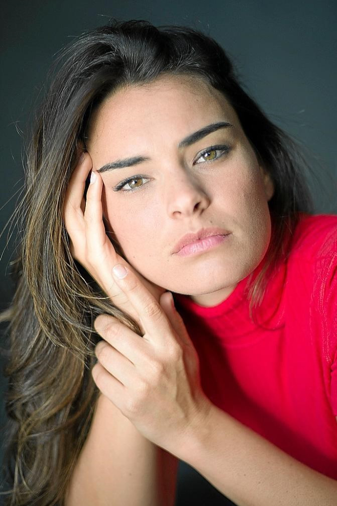 Alba Brunet backdrop