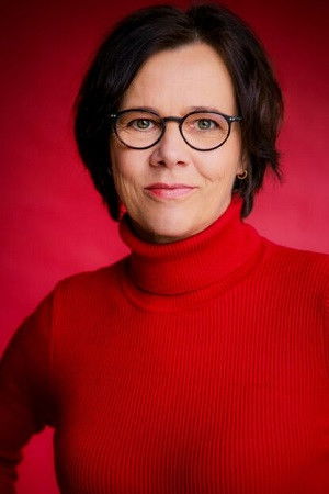 Jutta Schmuttermaier backdrop