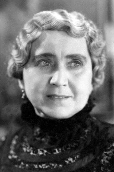 Leopolda Dostalová backdrop