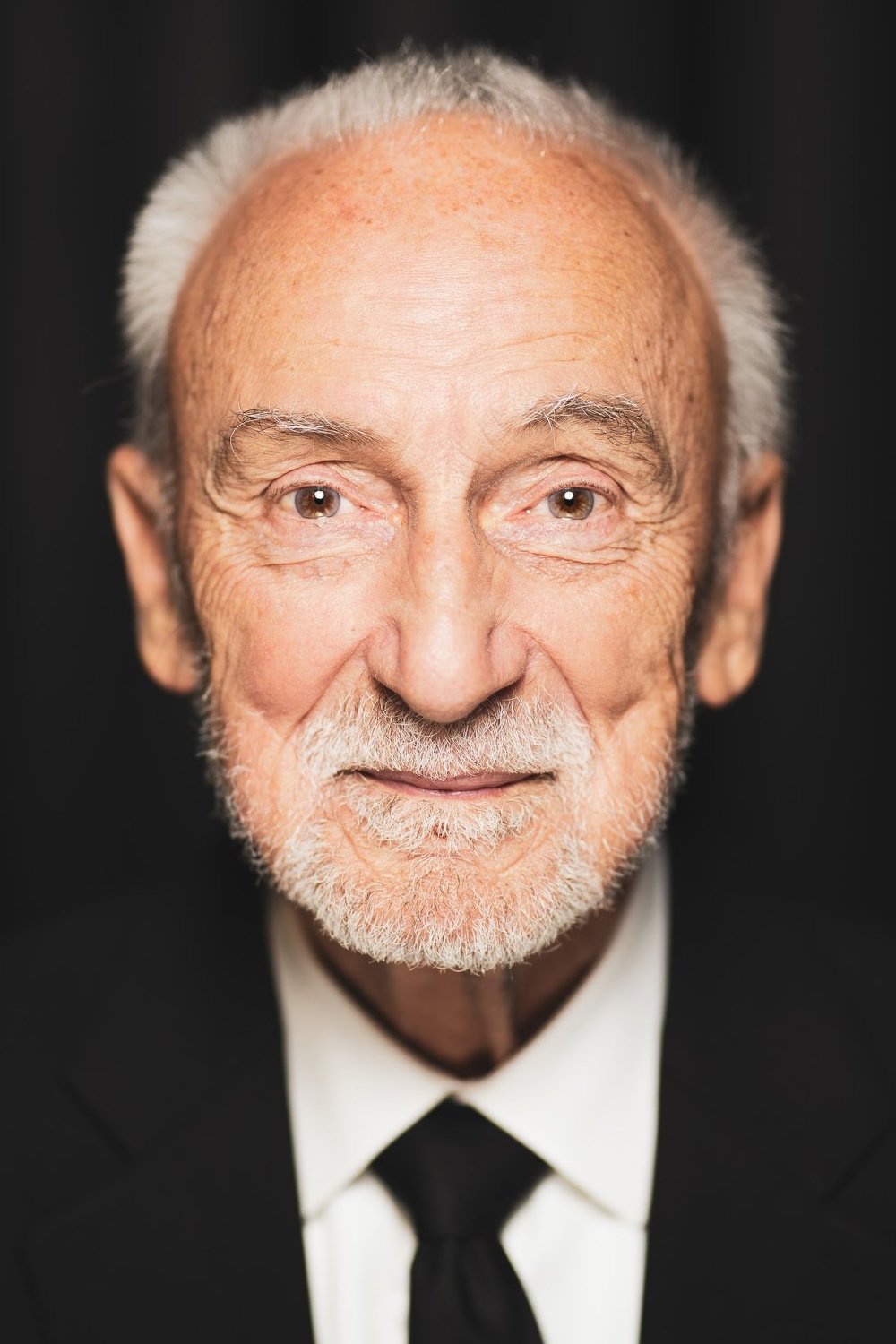 Yvon Deschamps backdrop