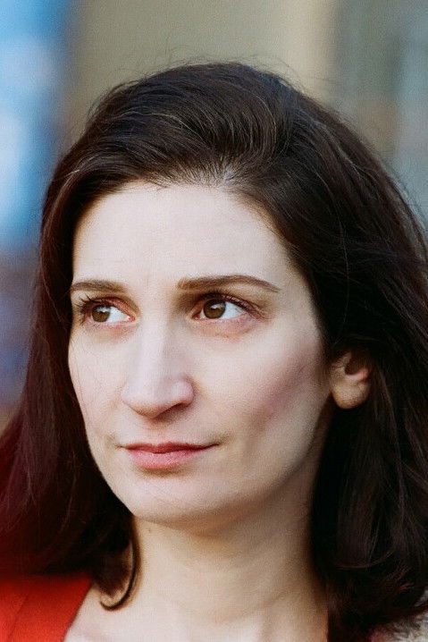 Ester Amrami backdrop