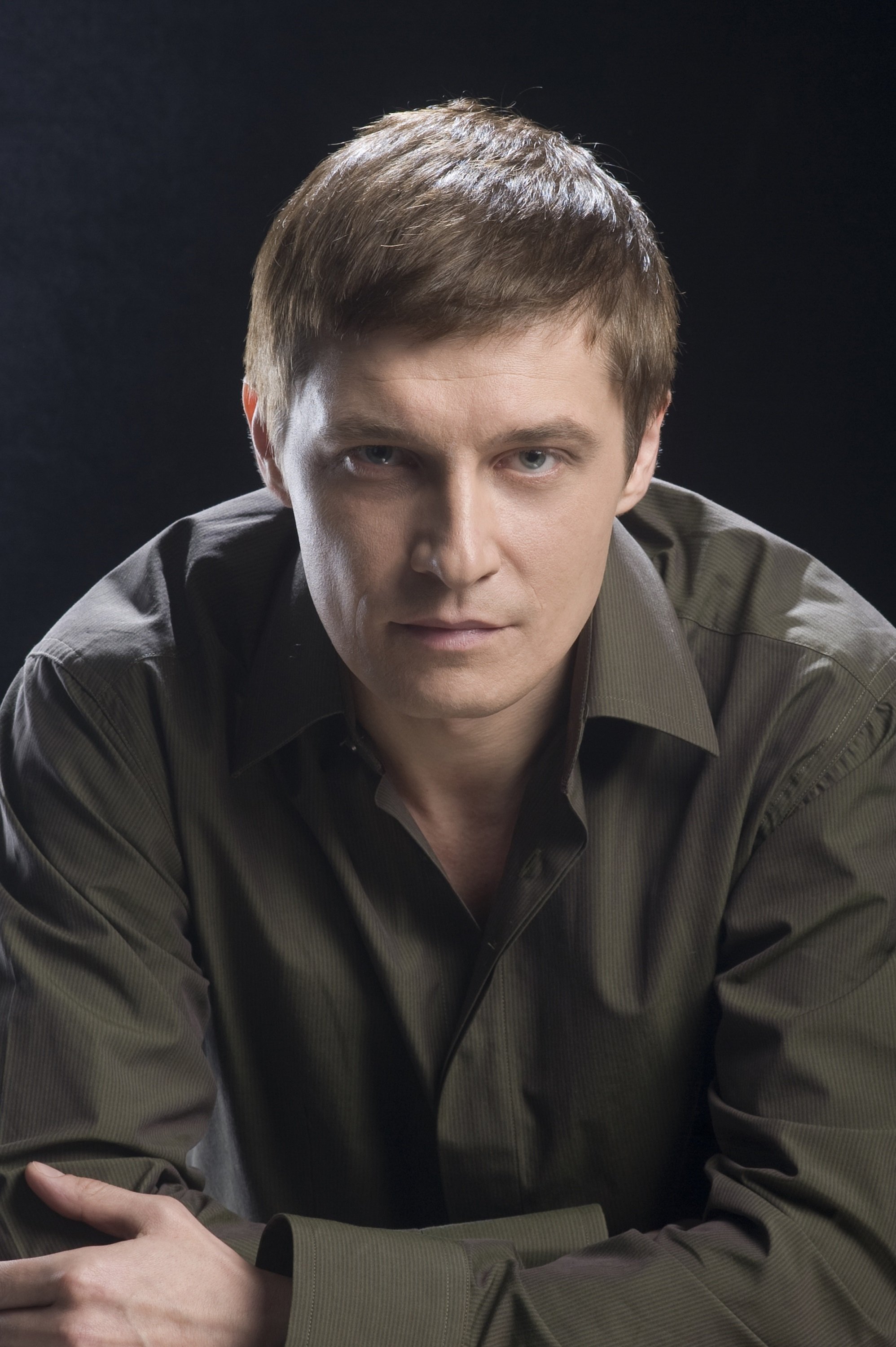 Dainius Gavenonis backdrop