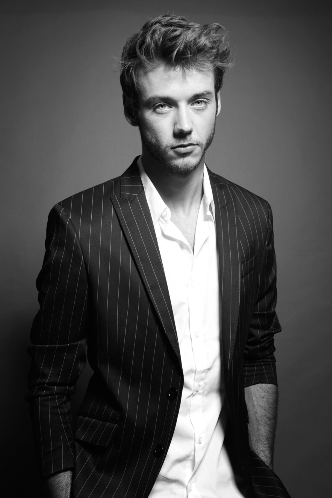 Luís Garcia backdrop