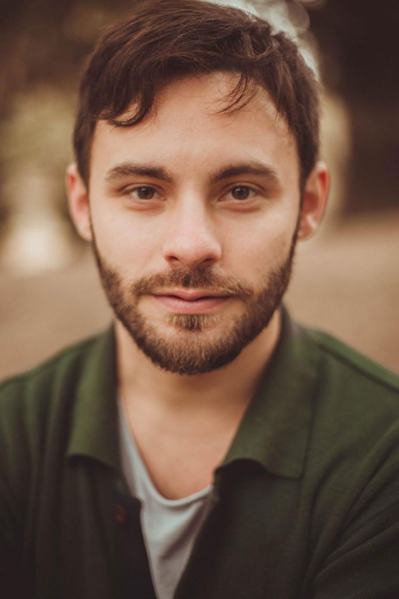 Ezequiel Pache backdrop