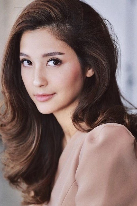 Marie Broenner backdrop