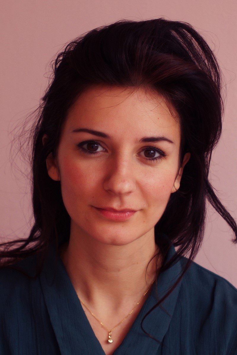 Ena Sendijarević backdrop