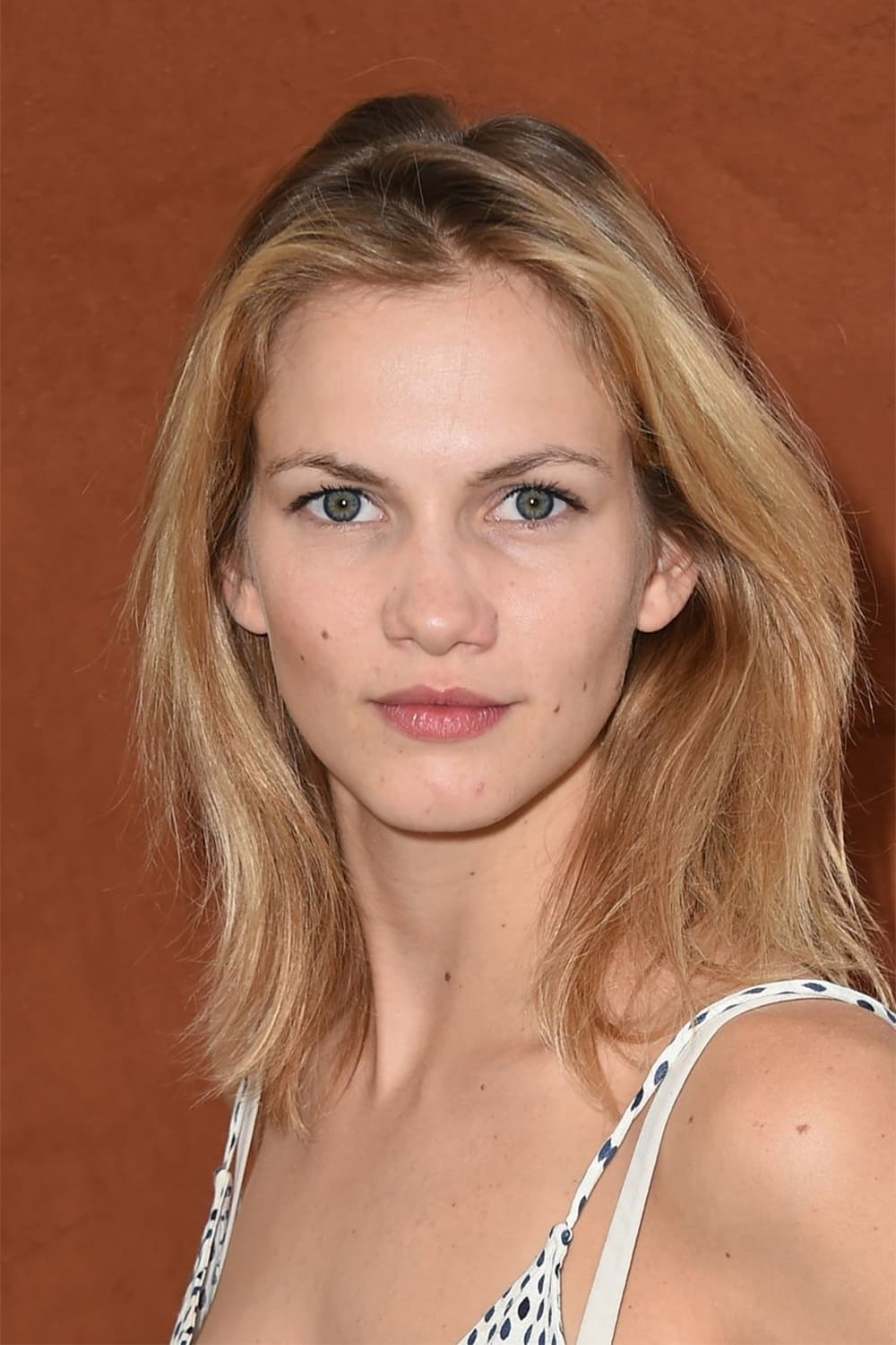 Margot Bancilhon backdrop