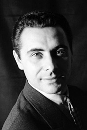 Rolando Alves backdrop