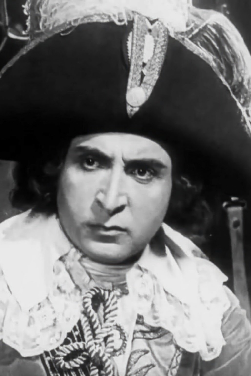 Max Maxudian backdrop