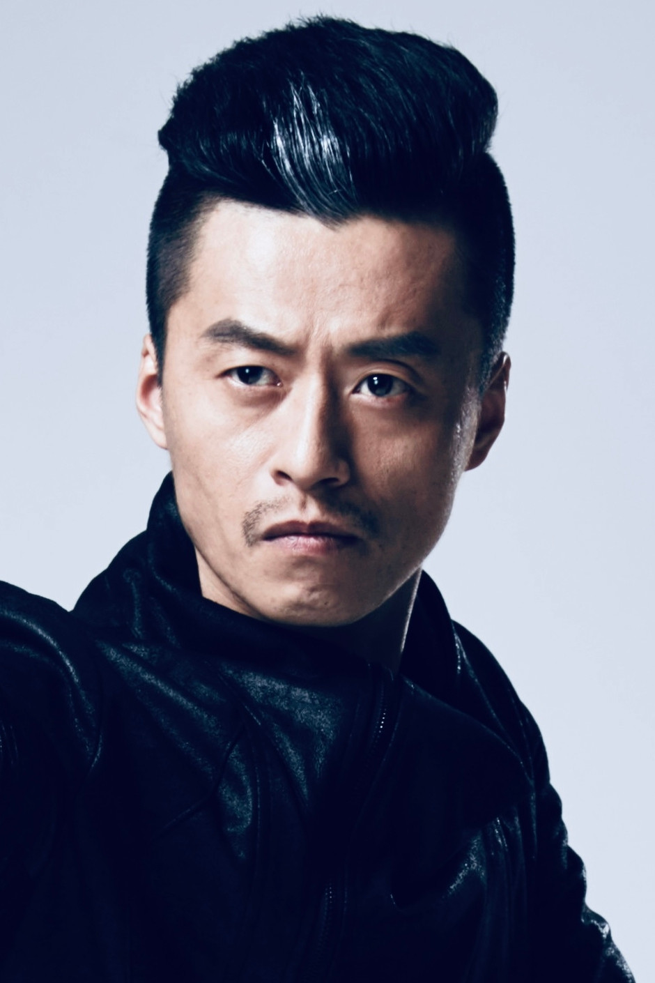 Yin Hailong backdrop