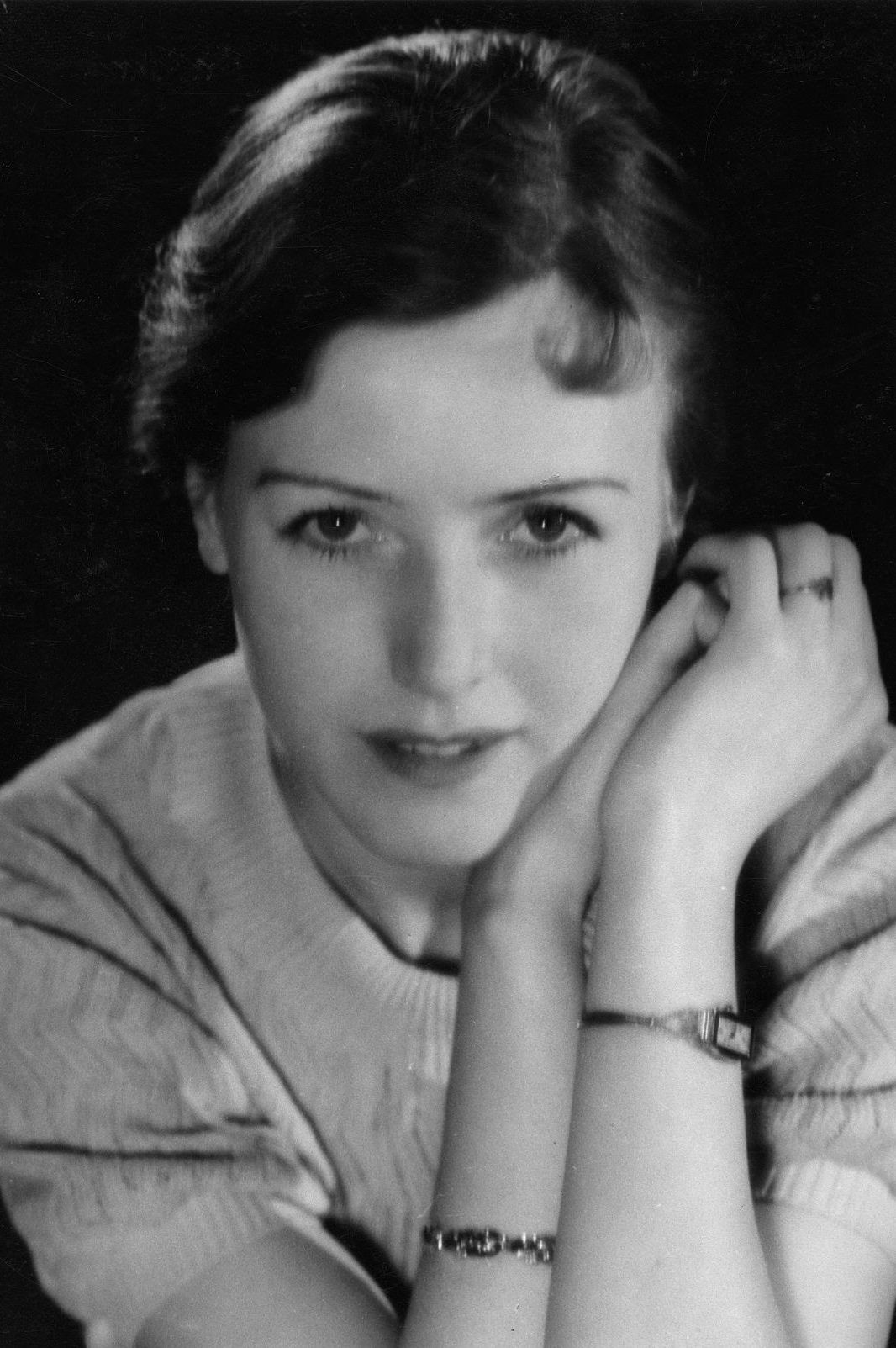 Hanna Waag: Hanaa Vaag backdrop