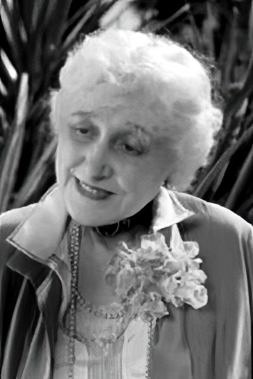 Jeanne Méa backdrop