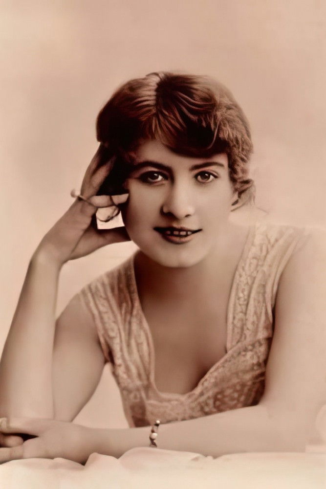 Jeanne Saint-Bonnet backdrop