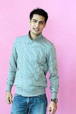 Ashraf Muslim backdrop