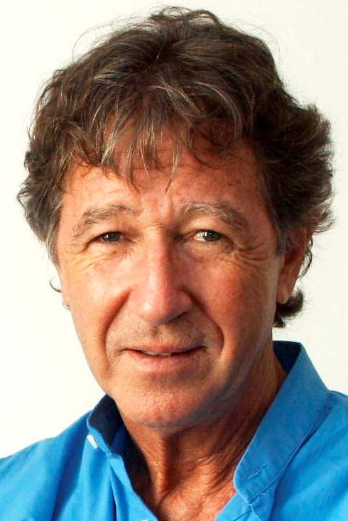 Jorge Arriagada backdrop