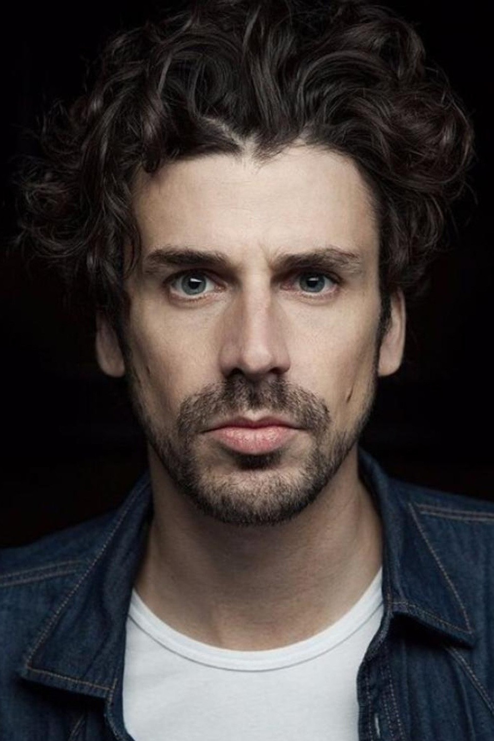 Juan Carlos Lo Sasso backdrop