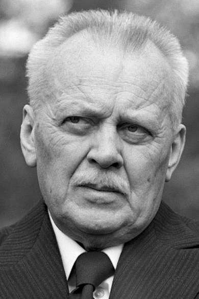 Karel Höger backdrop