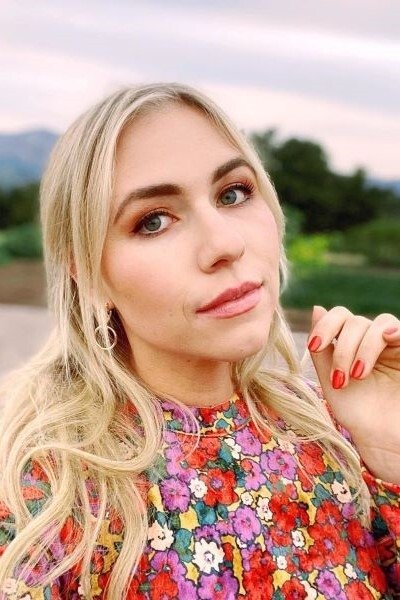 Jessica Rotter backdrop