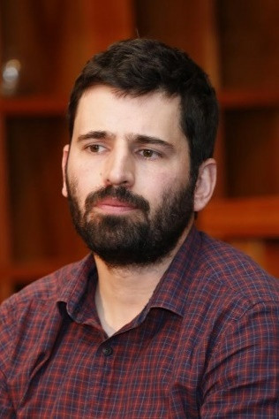 Áron Mátyássy backdrop