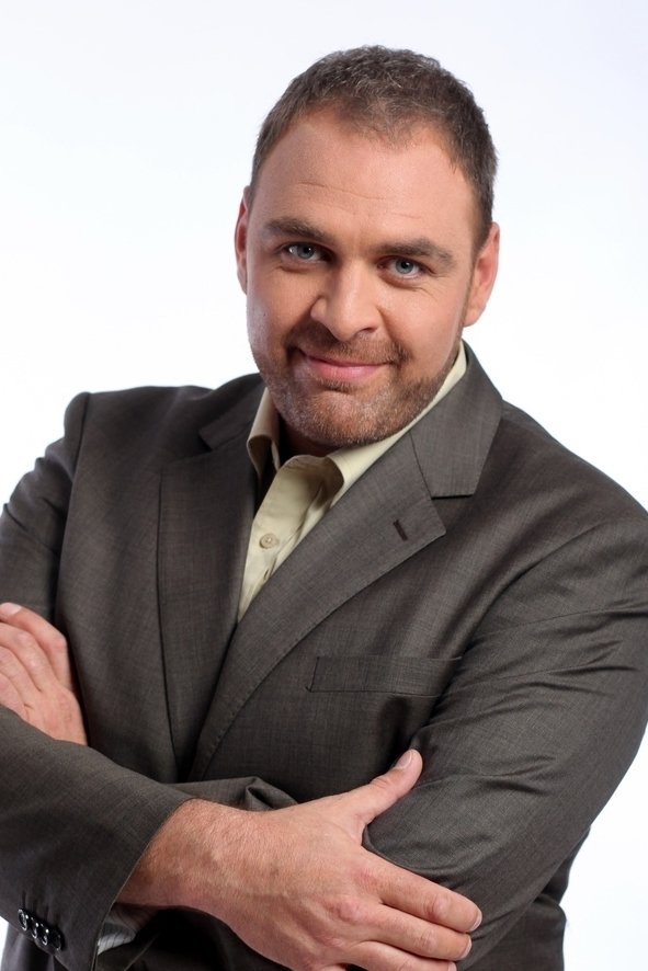 Marius Chivu backdrop