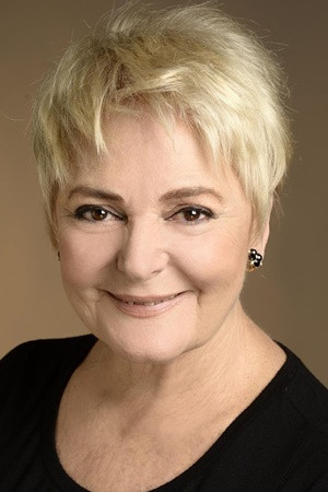 Claudia Lapacó backdrop