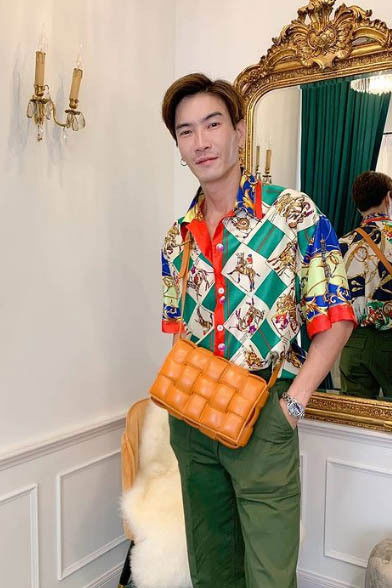 Mawin Taweepol backdrop