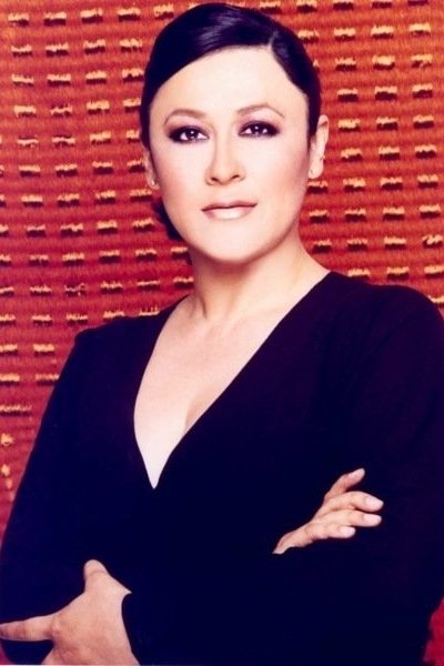 Alina Lozano backdrop