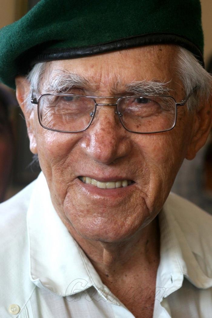 Salvador Wood backdrop