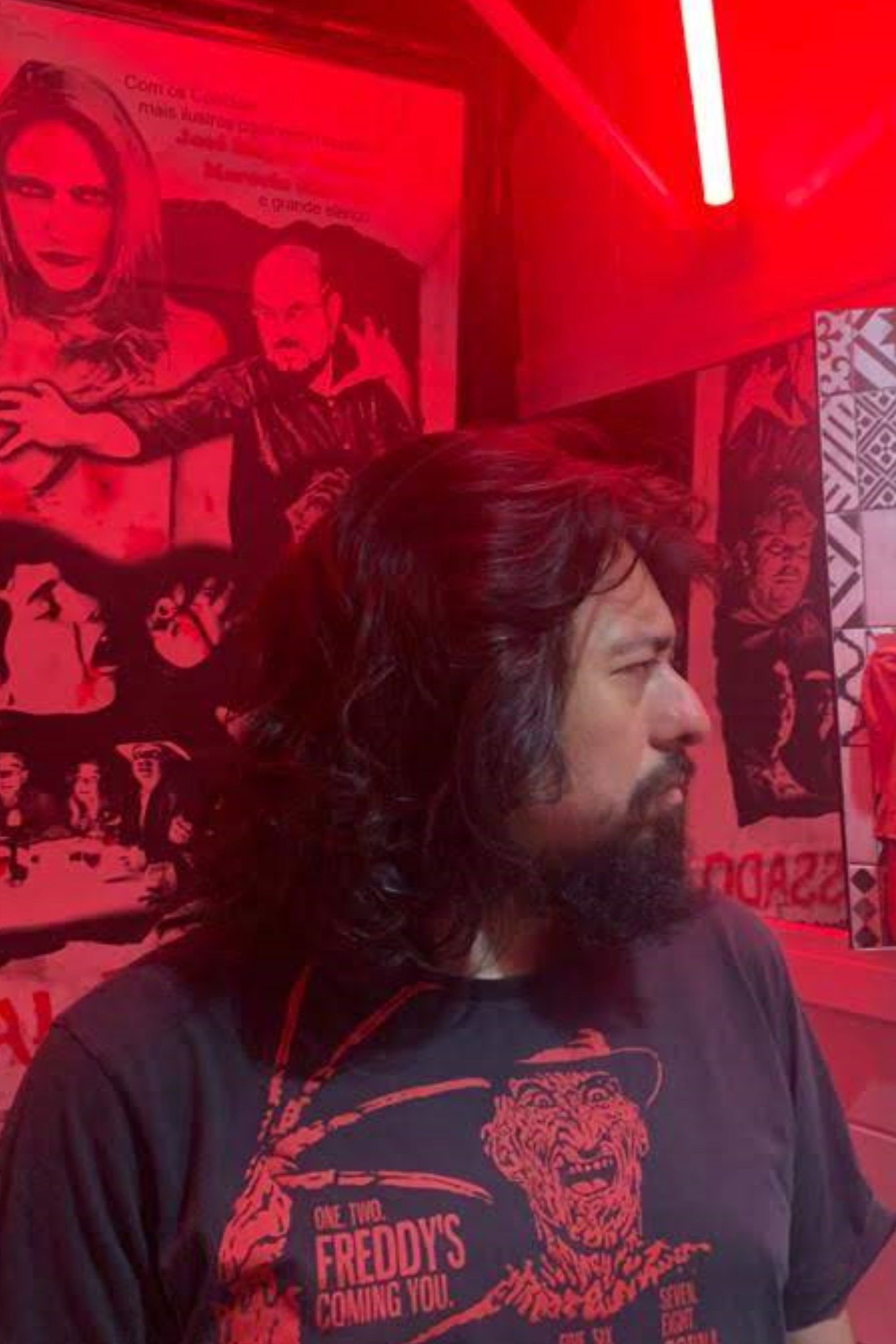 Júlio Wong backdrop