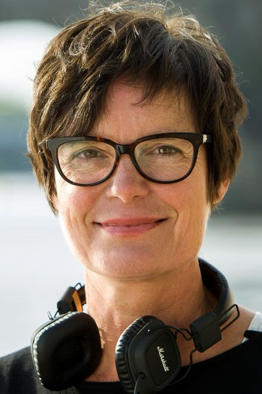 Karola Meeder backdrop