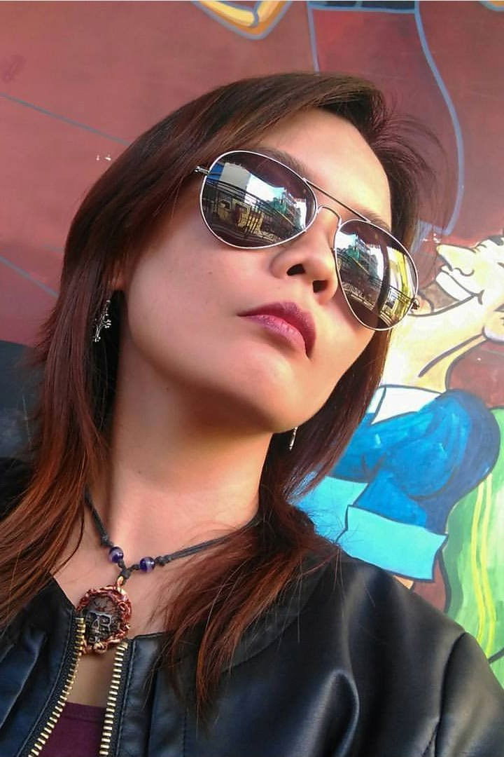 Chloe Veloso backdrop