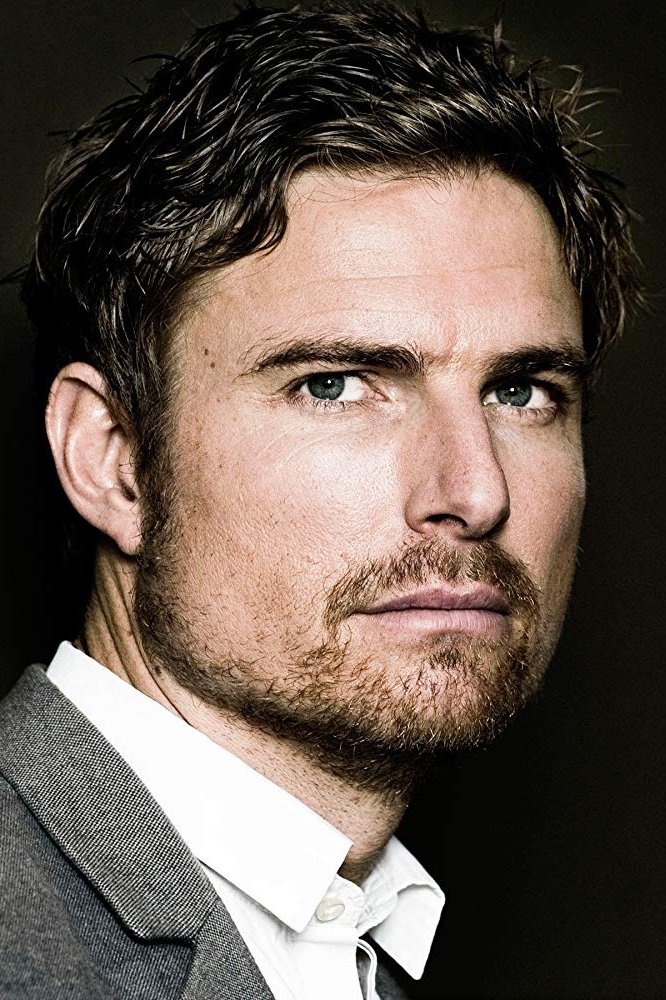 Leo Reisinger → Leo Reisinger backdrop