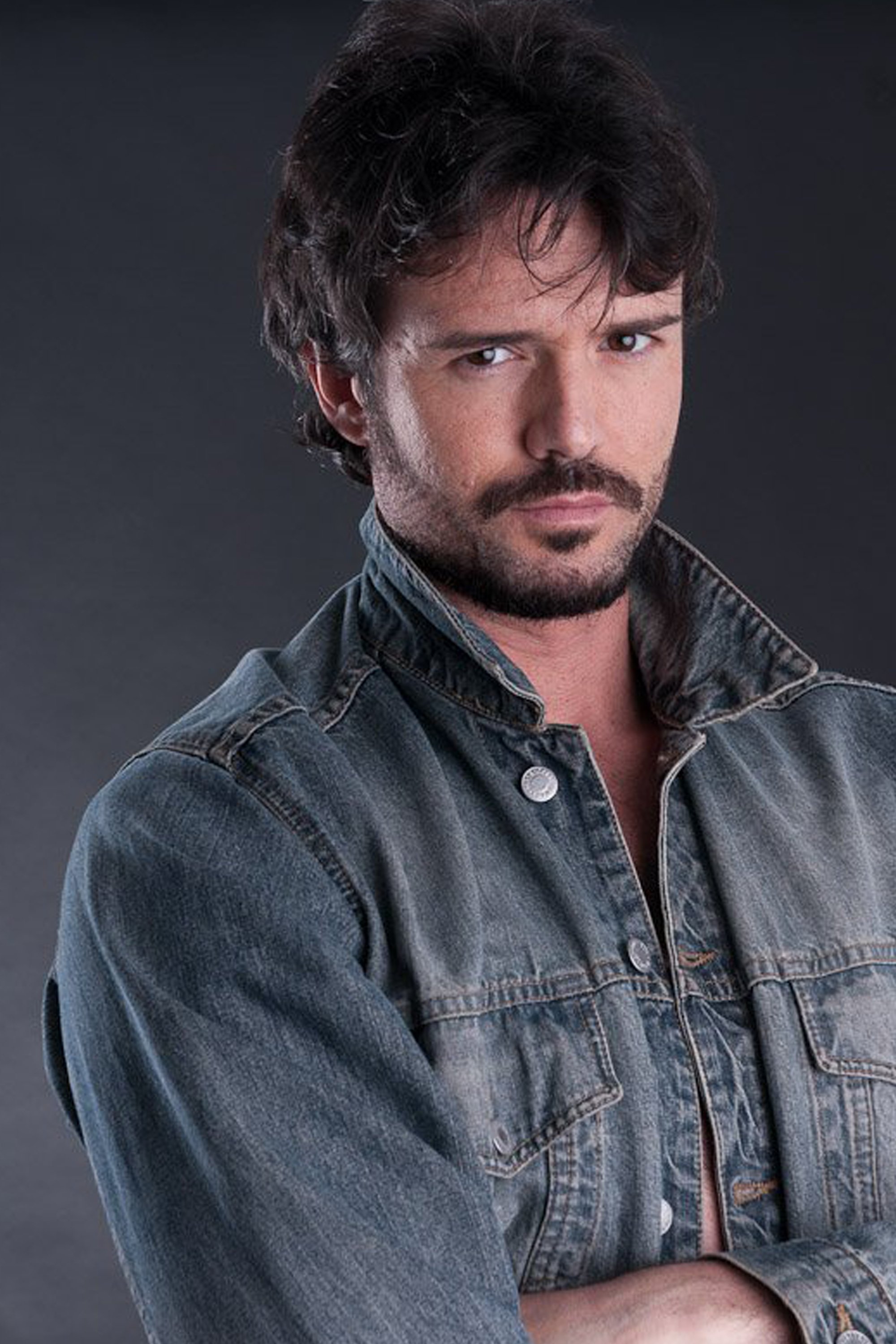 Toño Pantaleón backdrop