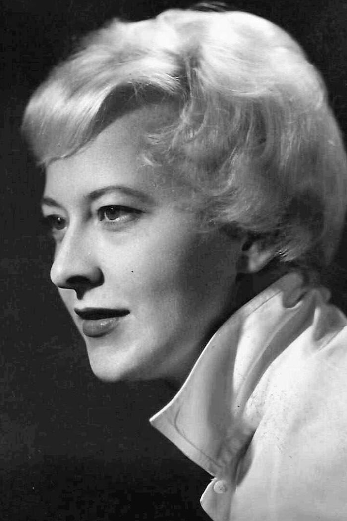 Dora van der Groen backdrop